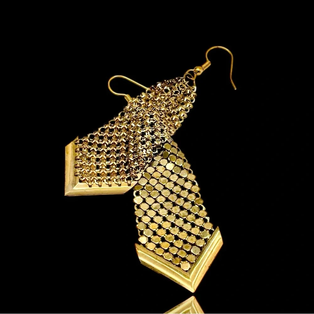 Fab Vintage Gold Tone Mesh Dangle Pierced Earrings - Picture 7 of 12